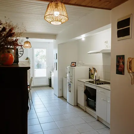 Studio De Plain-pied Avec Terrasse Et Jardin * Saint-Meard-de-Gurcon