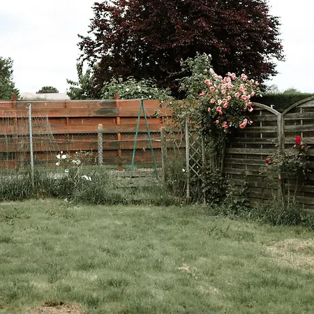 Studio De Plain-pied Avec Terrasse Et Jardin *