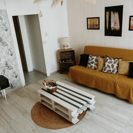 Studio De Plain-pied Avec Terrasse Et Jardin * Saint-Meard-de-Gurcon