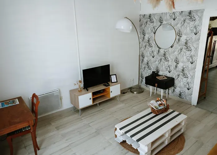 Studio De Plain-pied Avec Terrasse Et Jardin 아파트